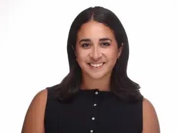 Sofia Vegarra Headshot 2